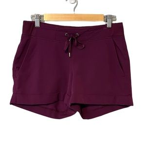 Athleta Midtown Shorts Size 6